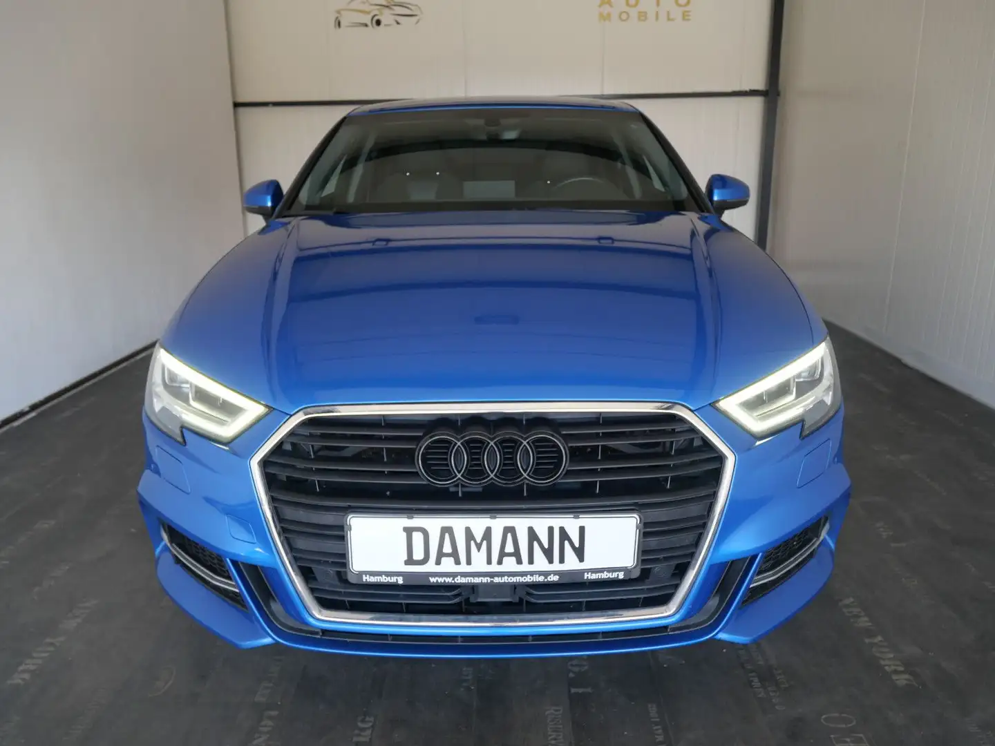 Audi A3 Limousine 40 TFSI quattro sport Blau - 2