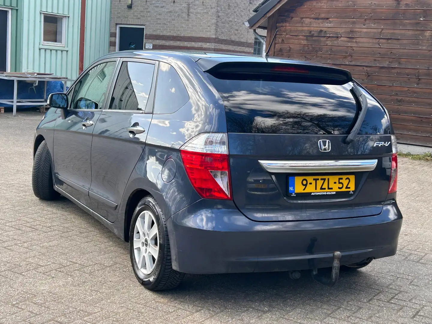 Honda FR-V 1.7i 6 lees de text Grijs - 2