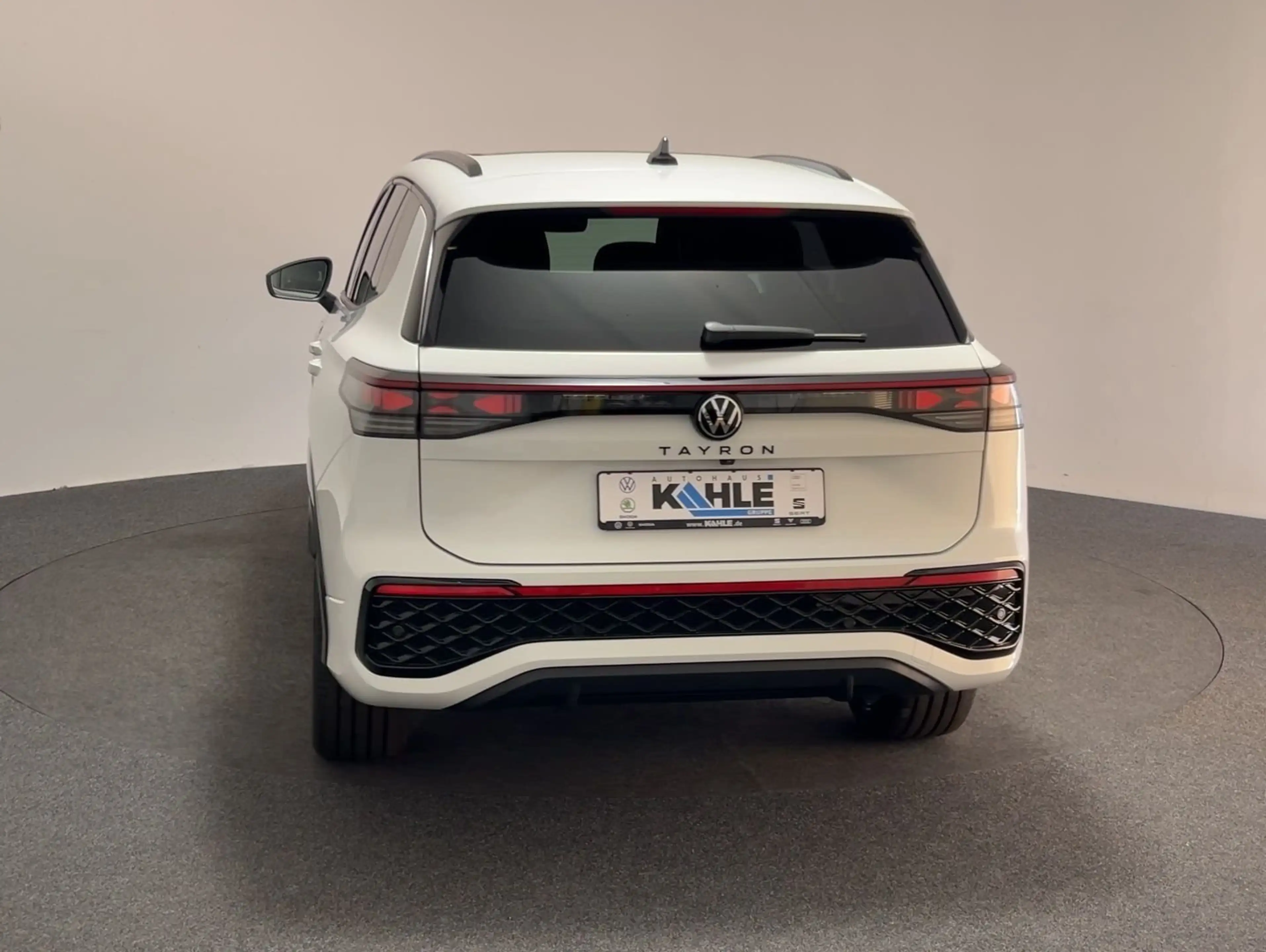 Volkswagen Tayron 1.5 eHybrid R-Line CarPlay Pano Black — photo 7