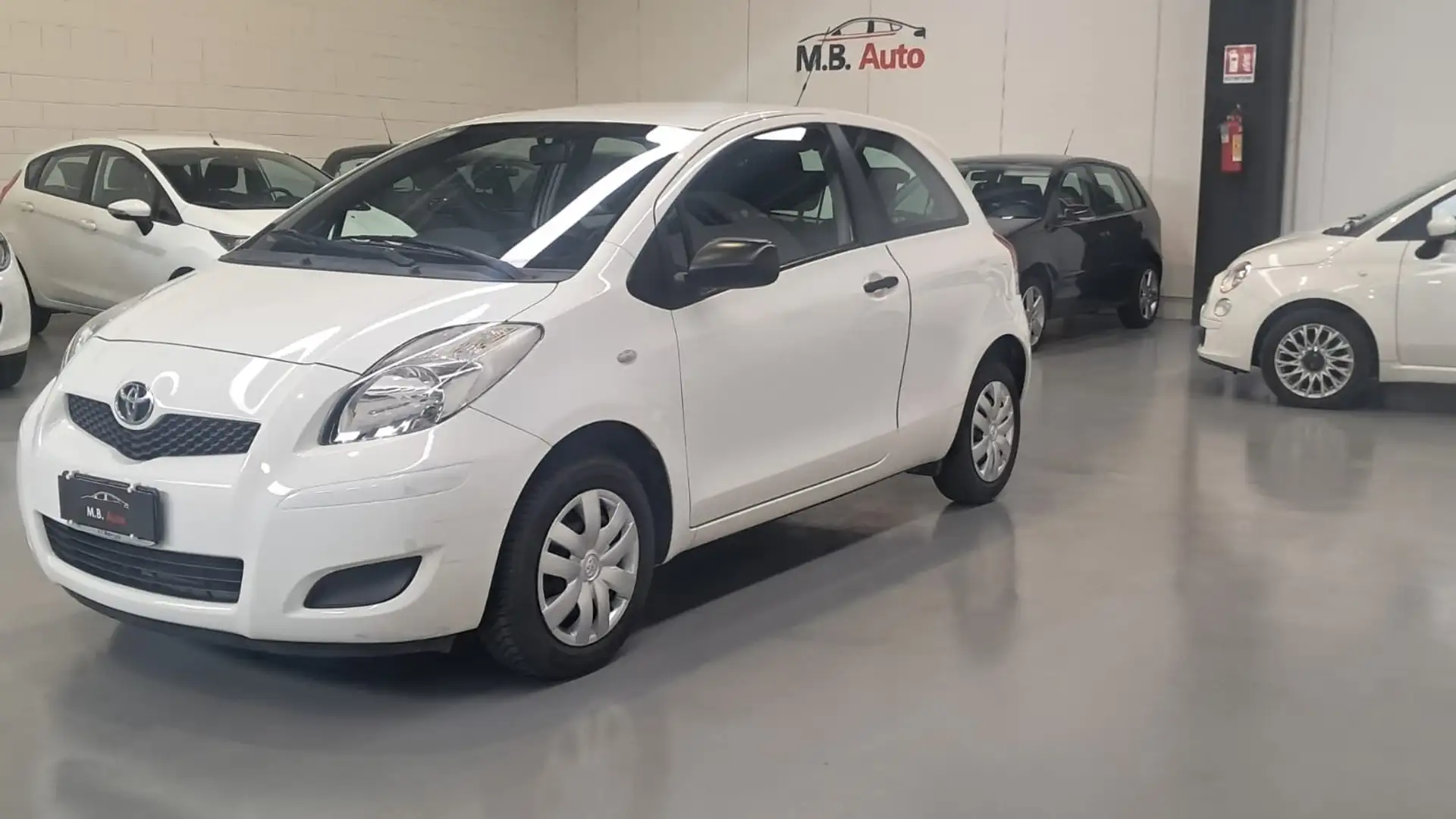 Toyota Yaris Yaris 3p 1.0 Now eco Bianco - 1