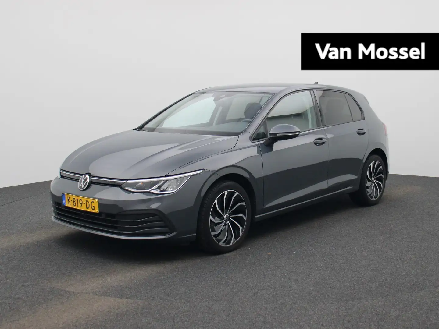 Volkswagen Golf 1.5 TSI Life 130 PK | Airco | Achteruitrijcamera | Grijs - 1