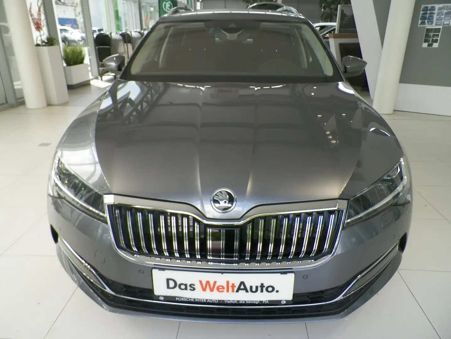 Skoda Superb Style TDI DSG Grau - 2