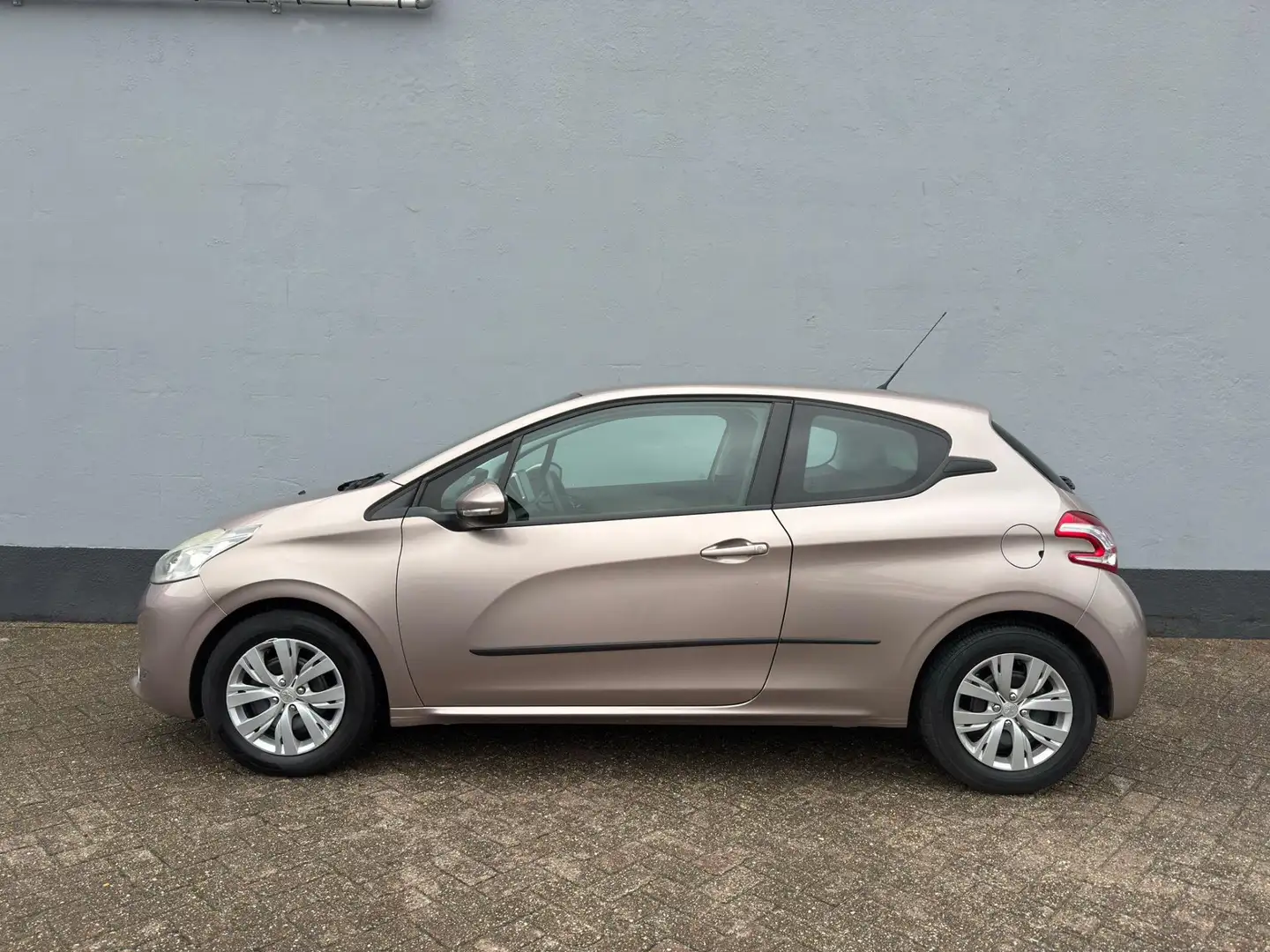 Peugeot 208 1.2 VTi Active - Airco Grijs - 2