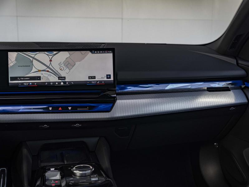 BMW 550 5 Serie Sedan 550e xDrive | M Sportpakket Pro | In — photo 12