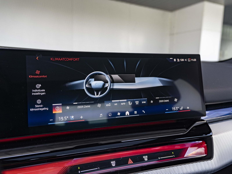 BMW 550 5 Serie Sedan 550e xDrive | M Sportpakket Pro | In — photo 15