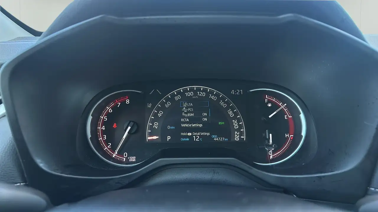 Toyota RAV 4 снимка Toyota RAV 4