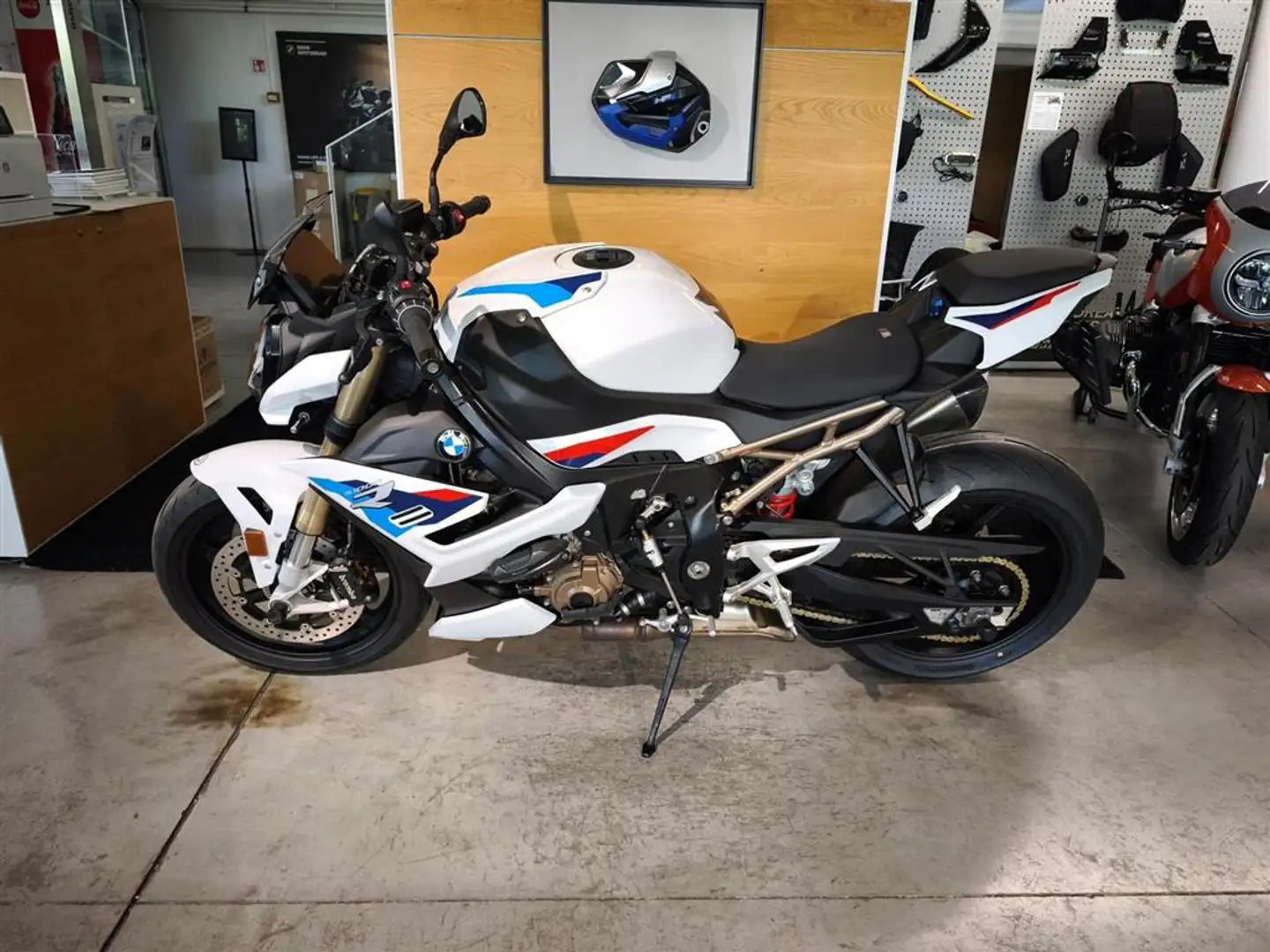 BMW S 1000 R 0 - 1