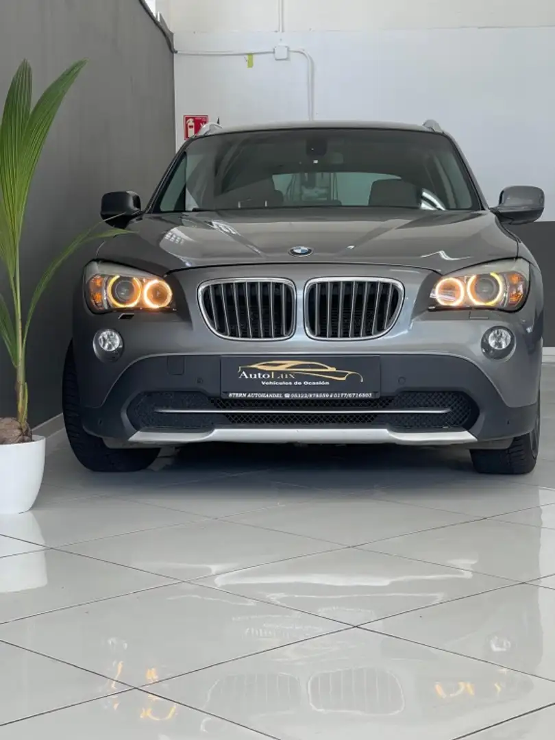 BMW X1 xDrive 23dA Gris - 1
