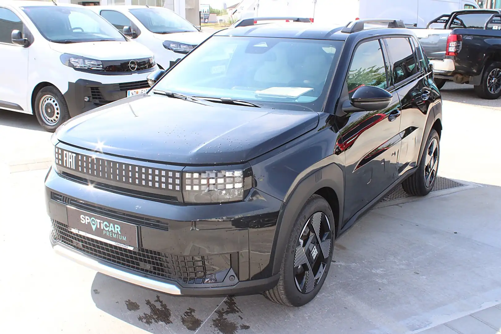Fiat Grande Panda Hybrid mHEV 110 6-Gang eDCT La Prima Schwarz - 1