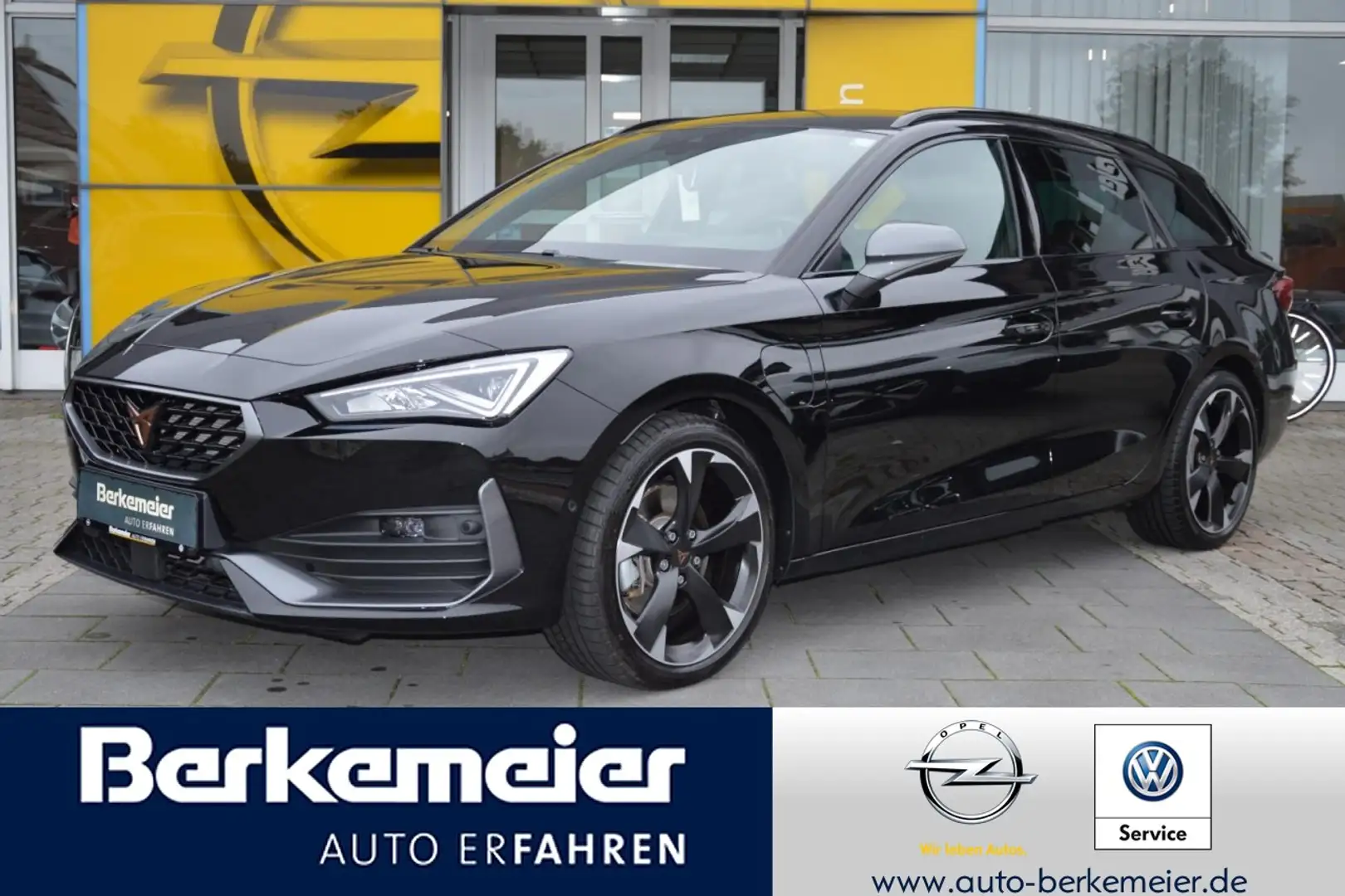 CUPRA Leon Sportstourer e-Hybrid/DSG/ACC/Sitzh./Navi/RFK Zwart - 1