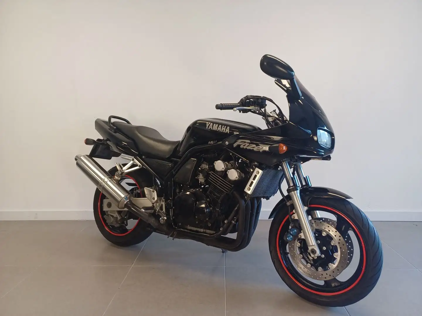 Yamaha FZS 600 FAZER Zwart - 2