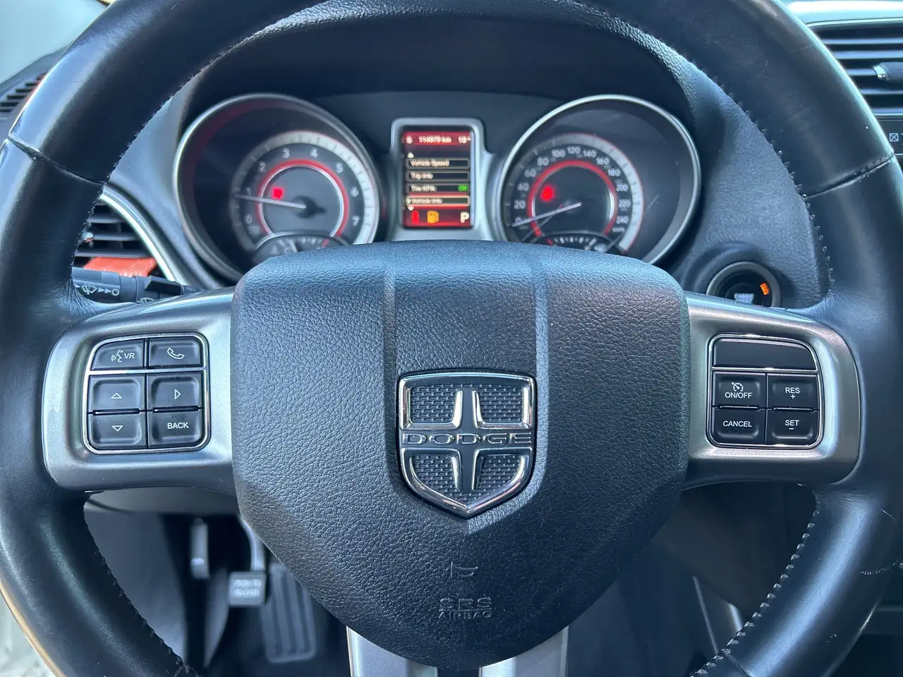 Dodge Journey снимка Dodge Journey