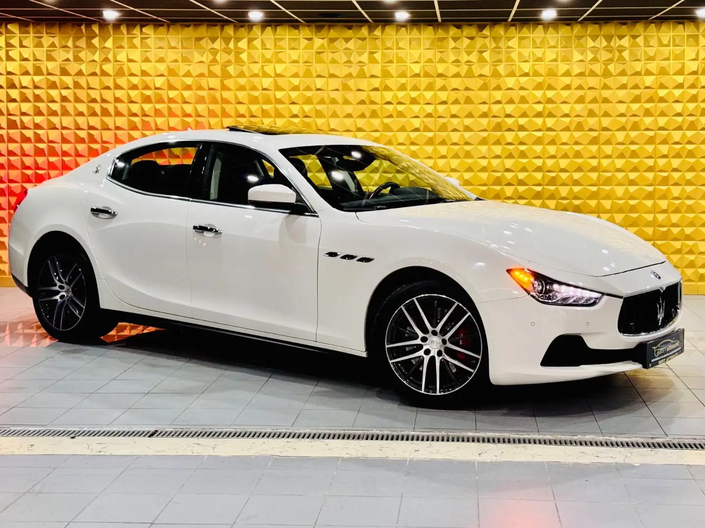 Maserati Ghibli Diesel*EURO6*KLIMA*S.DACH*LEDER*A.CARPLAY Blanc - 1