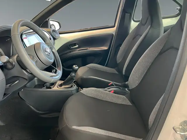 Toyota Aygo view 8