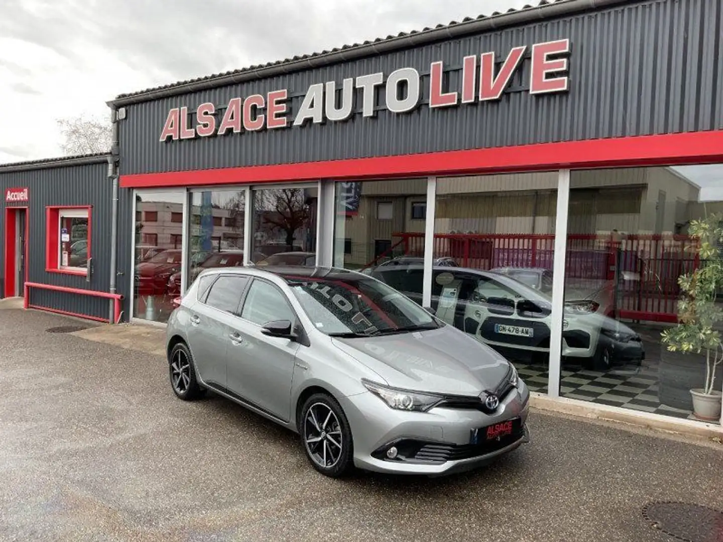 Toyota Auris HSD 136H COLLECTION siva - 1
