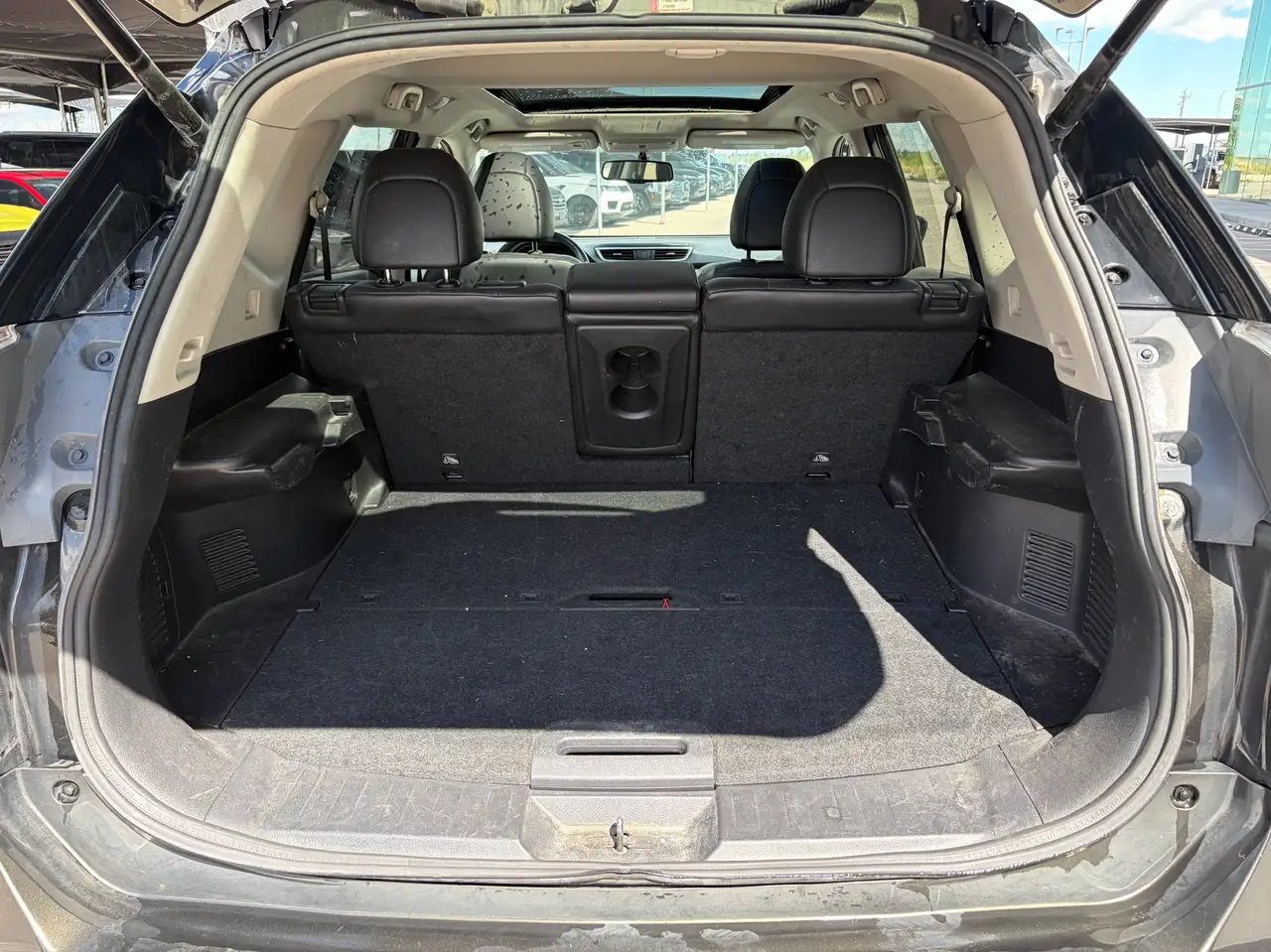Nissan Rogue снимка Nissan Rogue