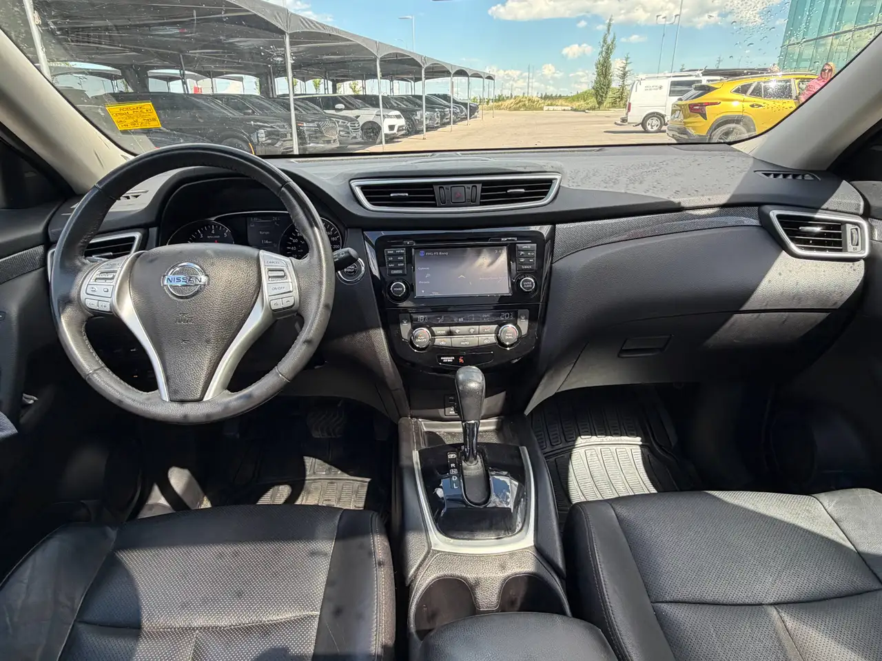 Nissan Rogue снимка Nissan Rogue
