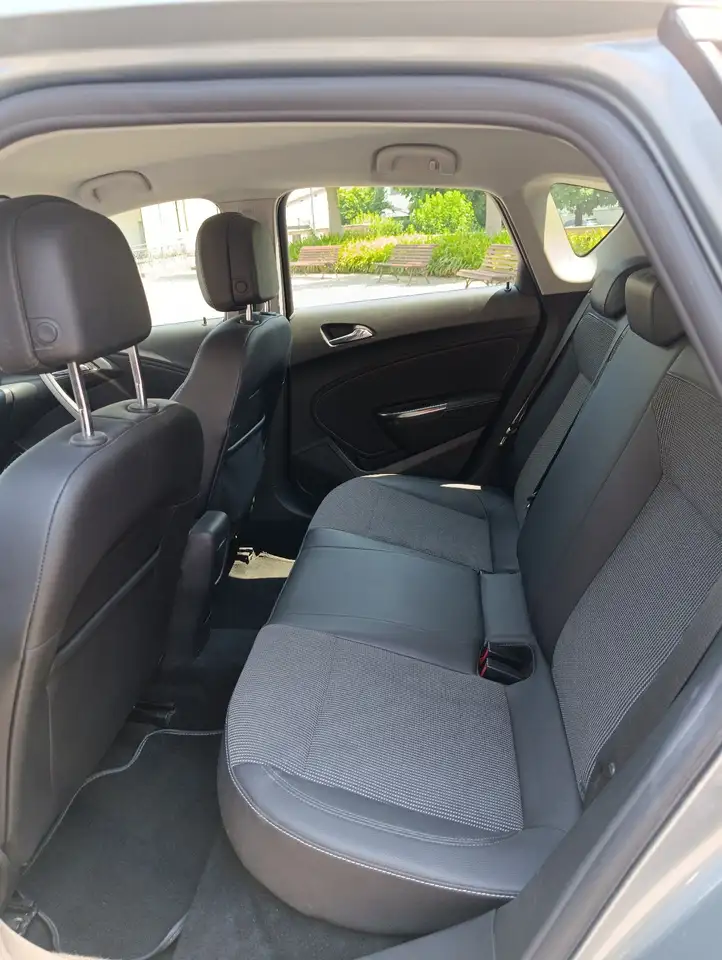 Opel Astra 5p 2.0 16v CDX, foto 2
