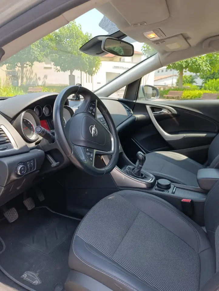 Opel Astra 5p 2.0 16v CDX, foto 3
