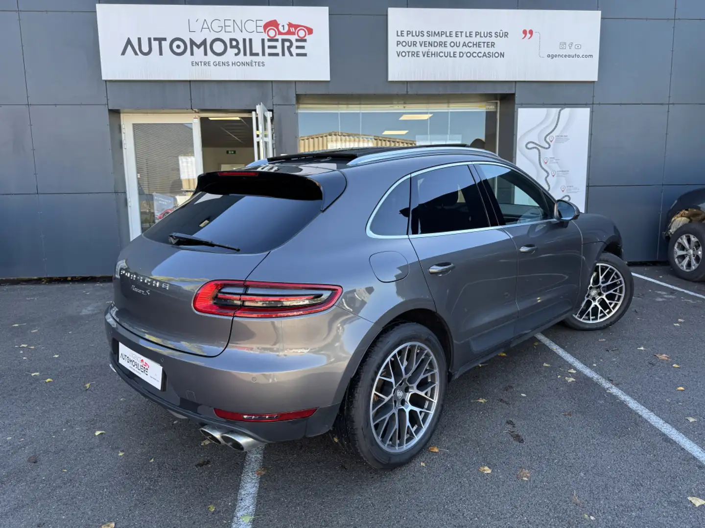 Porsche Macan 3.0 V6 258ch S PDK Toit ouvrant 360° PASM Gris - 2