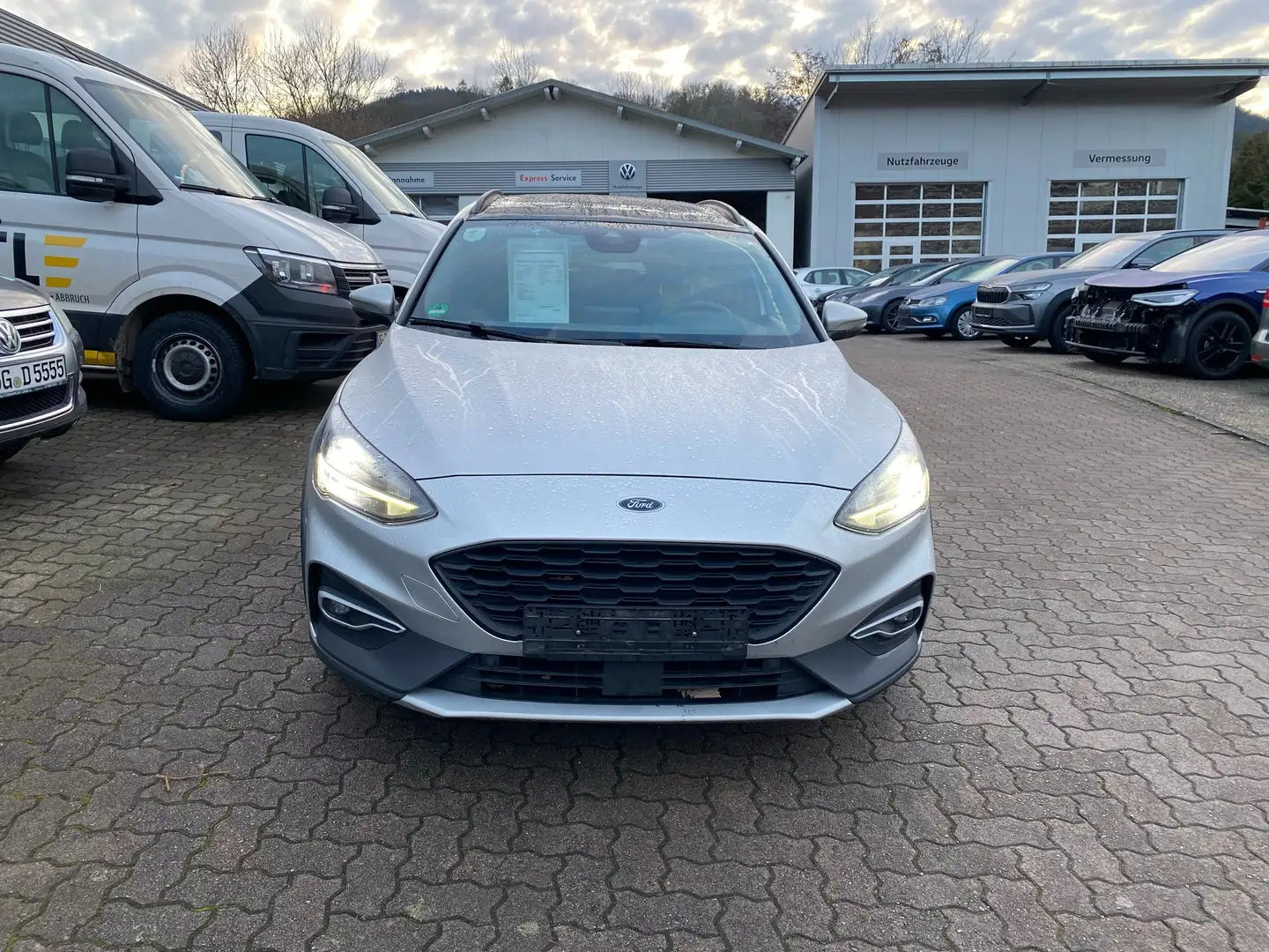 Ford Focus Turnier 2,0 EcoBlue Active X Silber - 2