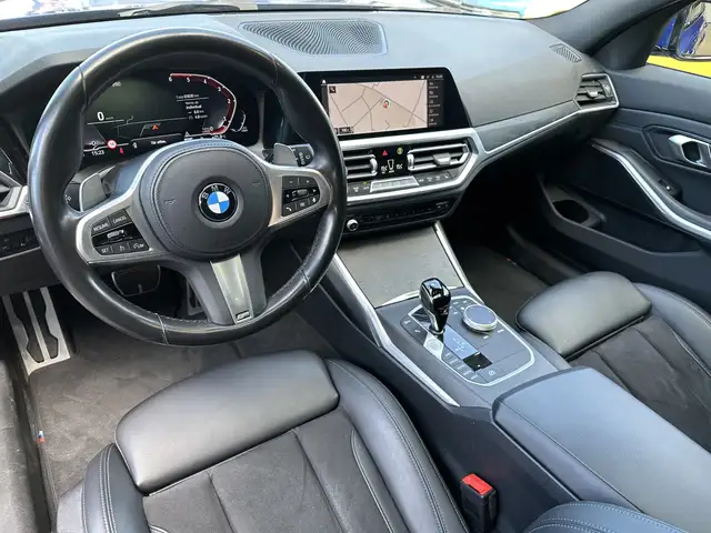 BMW 3 Series view 8