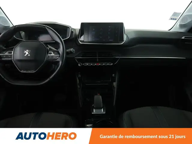 Peugeot 208 view 12