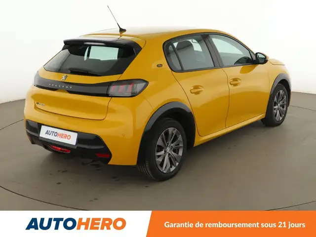 Peugeot 208 view 6