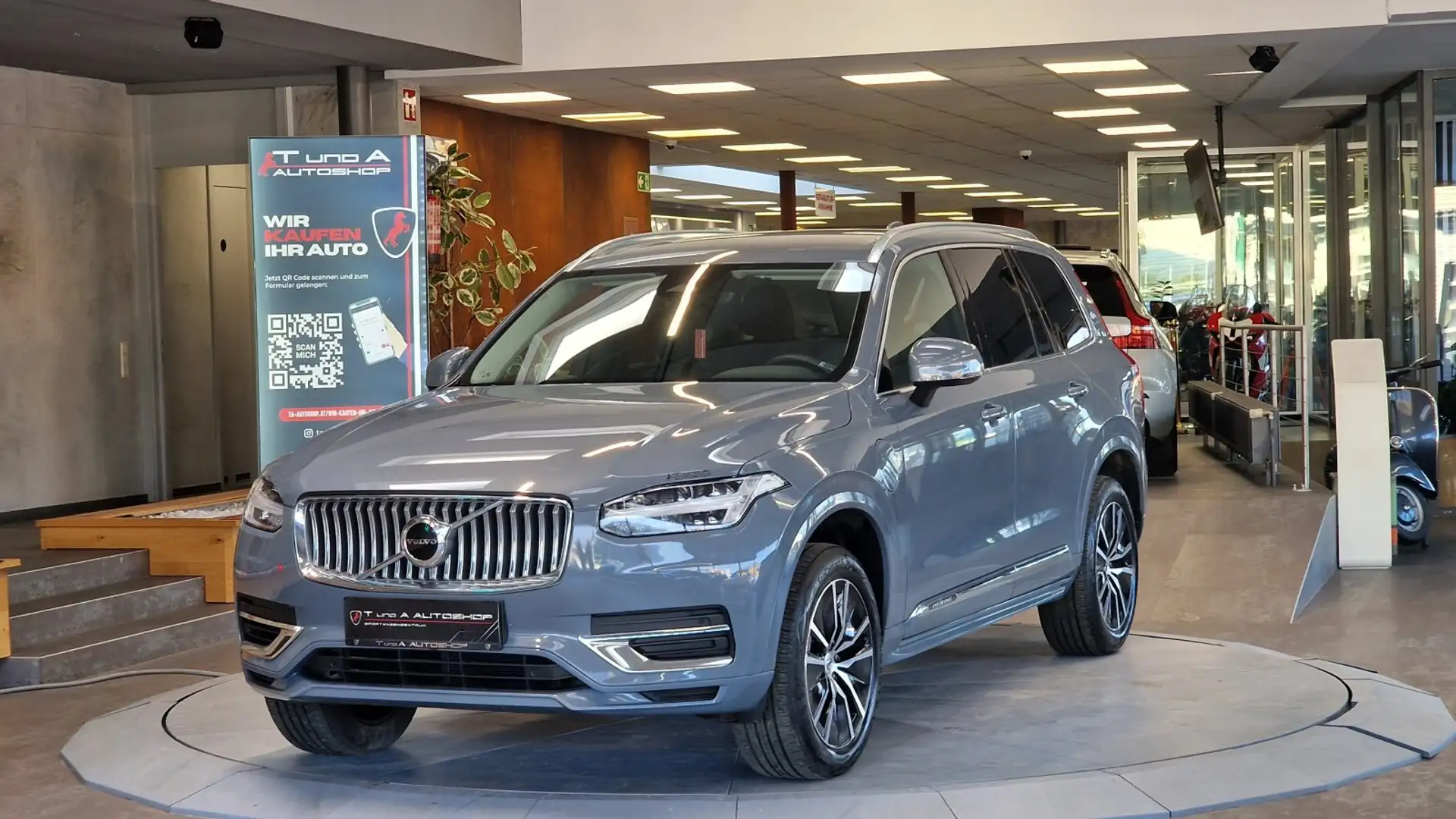 Volvo XC90 ALLRAD T8 Recharge PHEV 1-Hand 7-Sitzer Geartronic Grau - 1