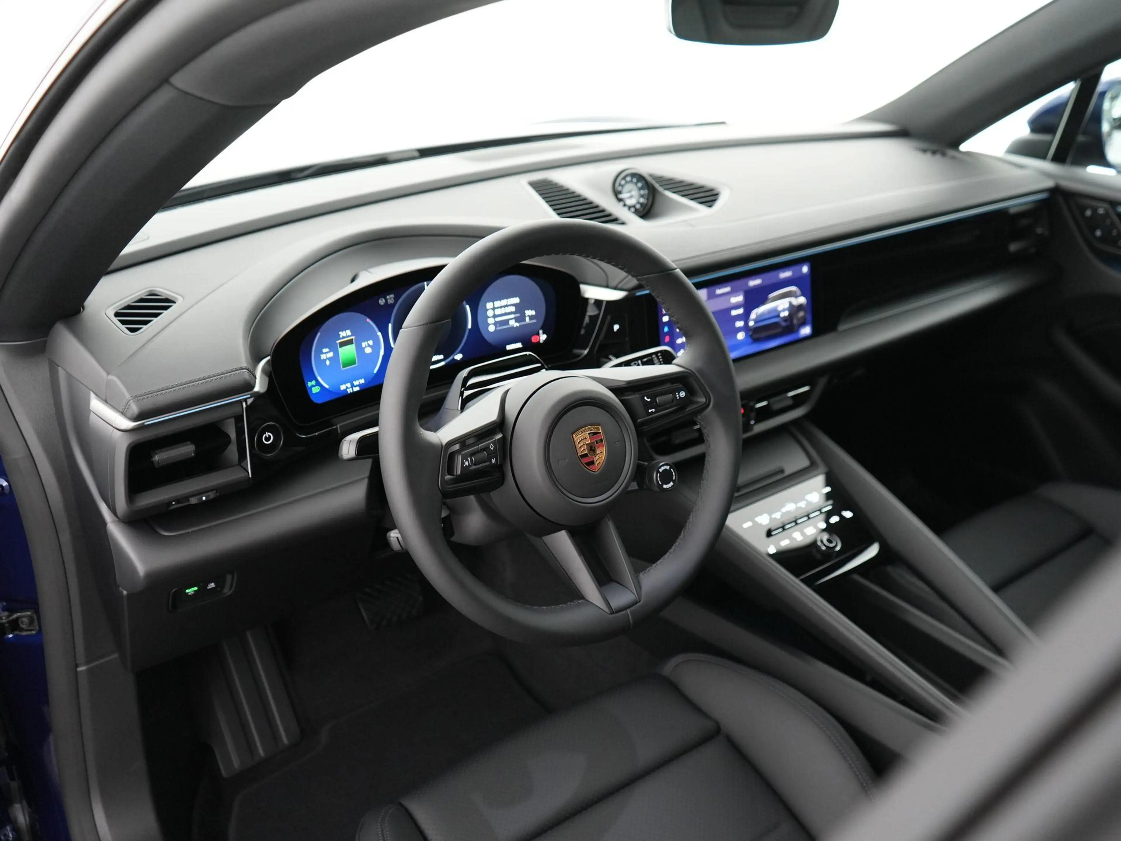 Porsche Macan 4 100 kWh — photo 13