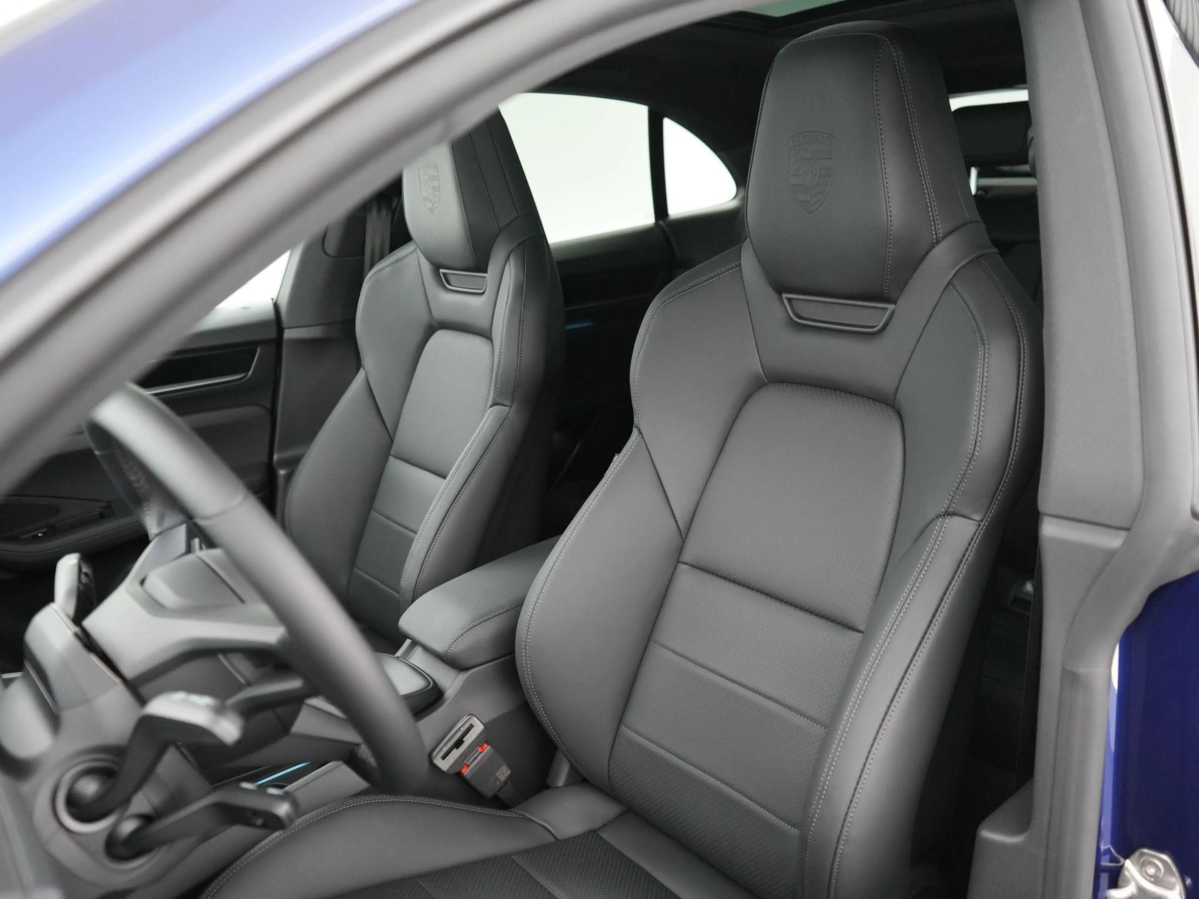Porsche Macan 4 100 kWh — photo 11