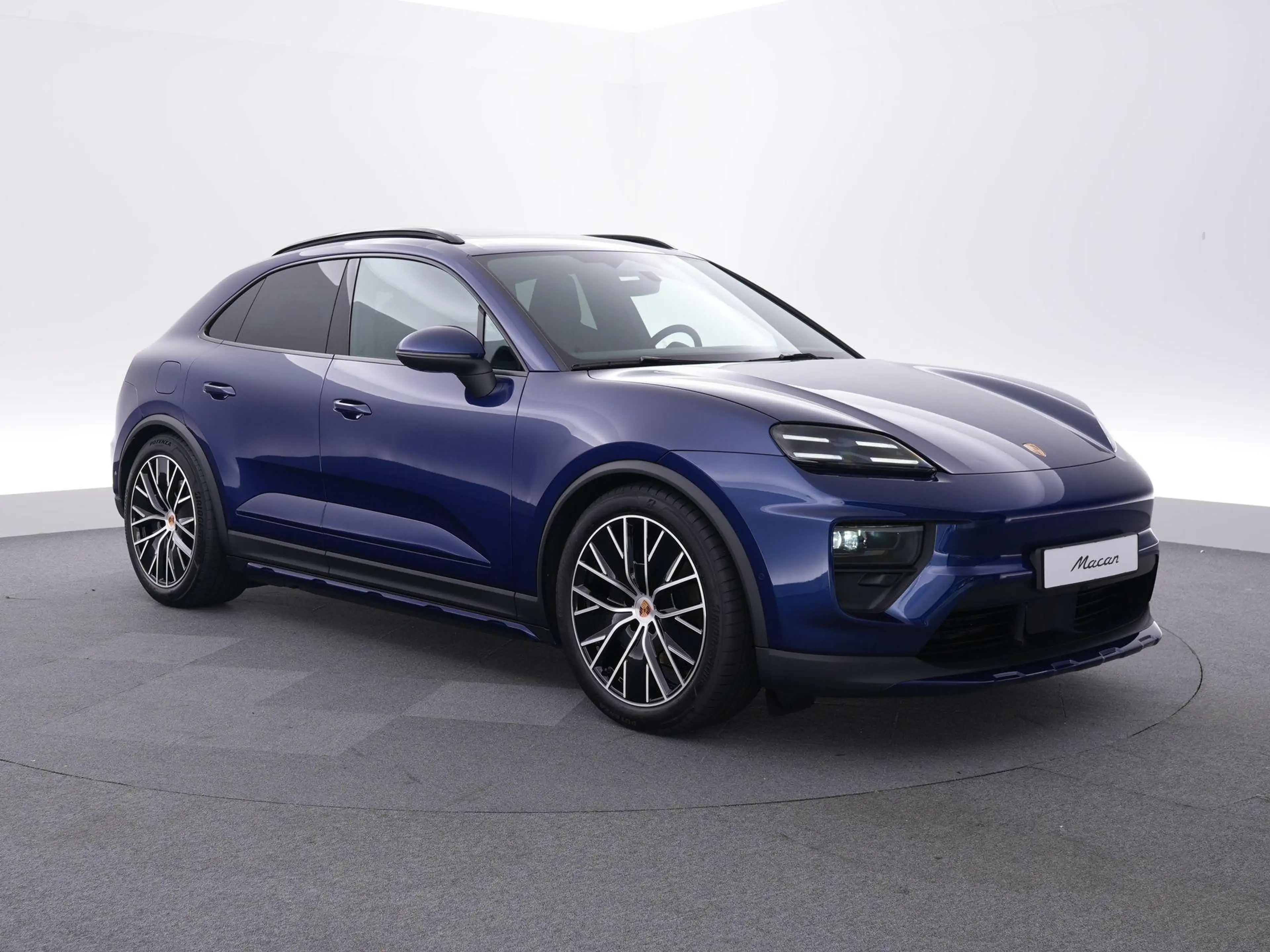 Porsche Macan 4 100 kWh — photo 7
