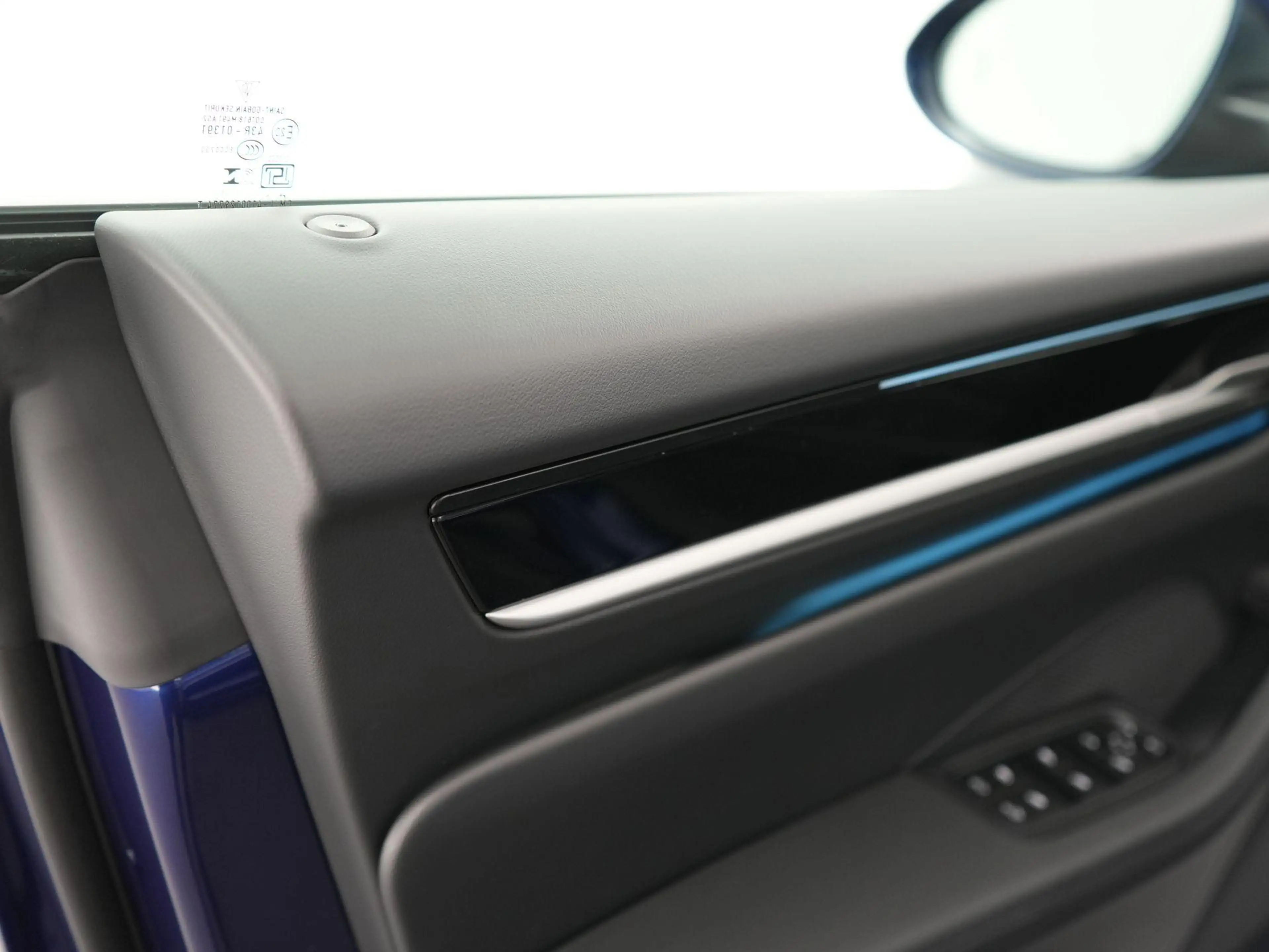 Porsche Macan 4 100 kWh — photo 15