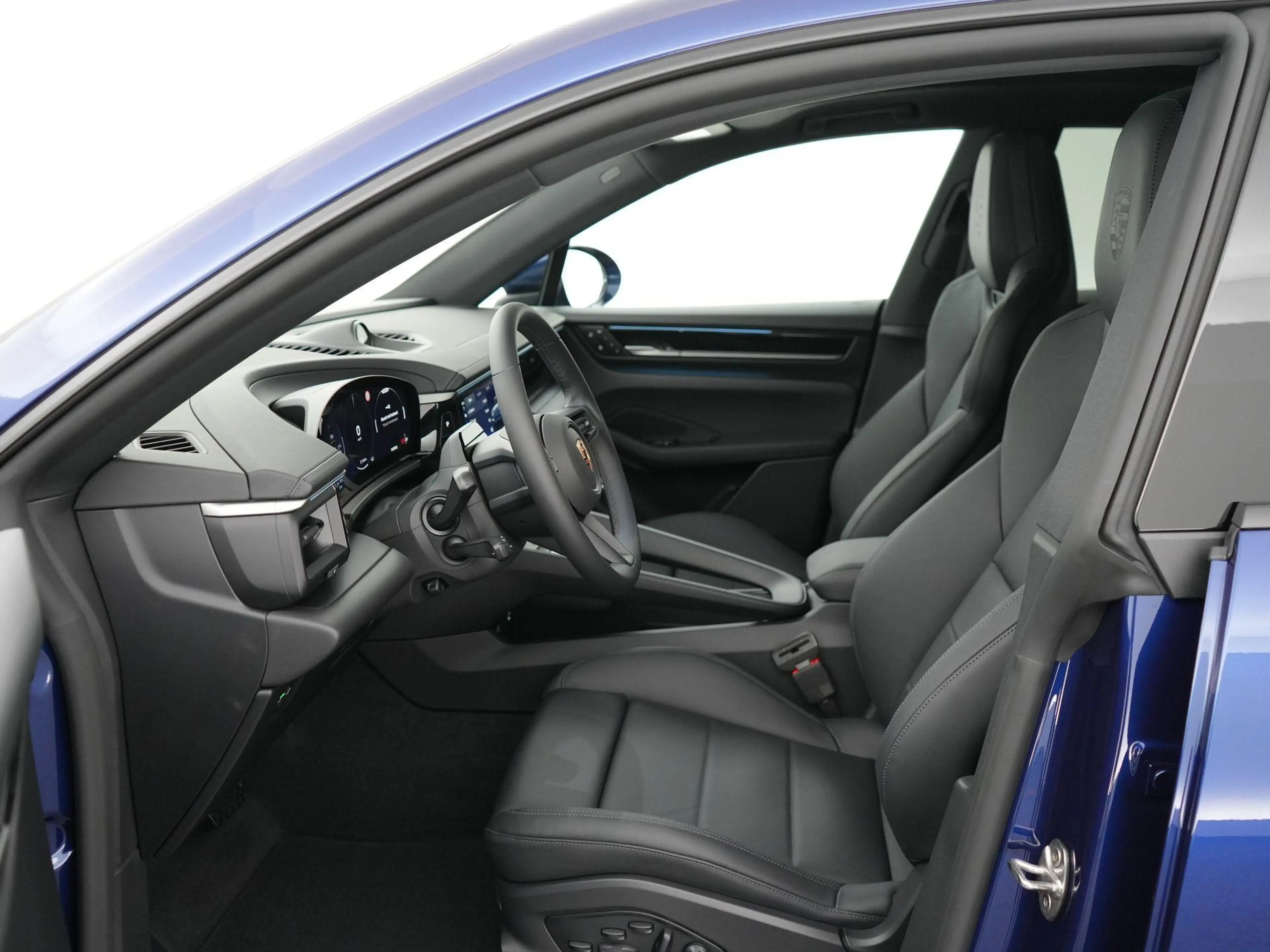 Porsche Macan 4 100 kWh — photo 12