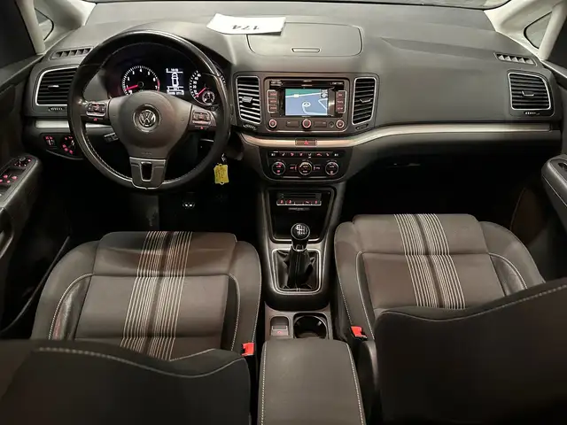 Volkswagen Sharan view 12