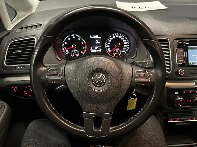 Volkswagen Sharan view 16