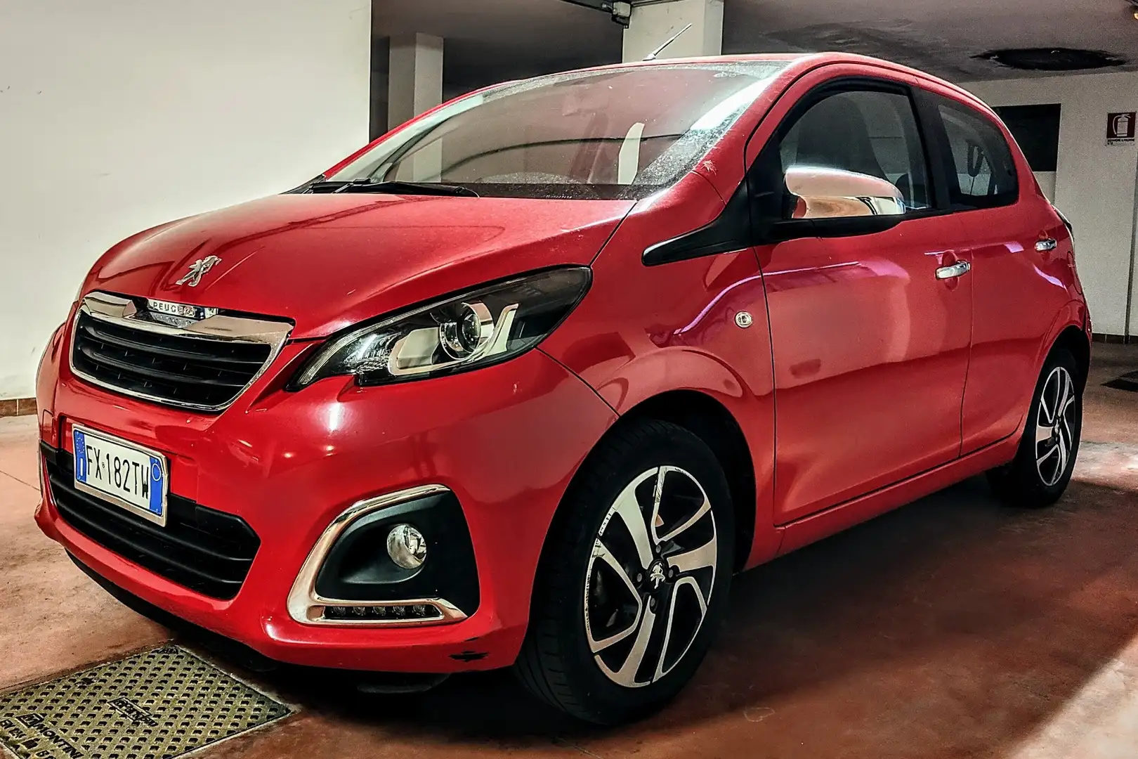 Peugeot 108 5p 1.0 vti Allure etg5 - 1