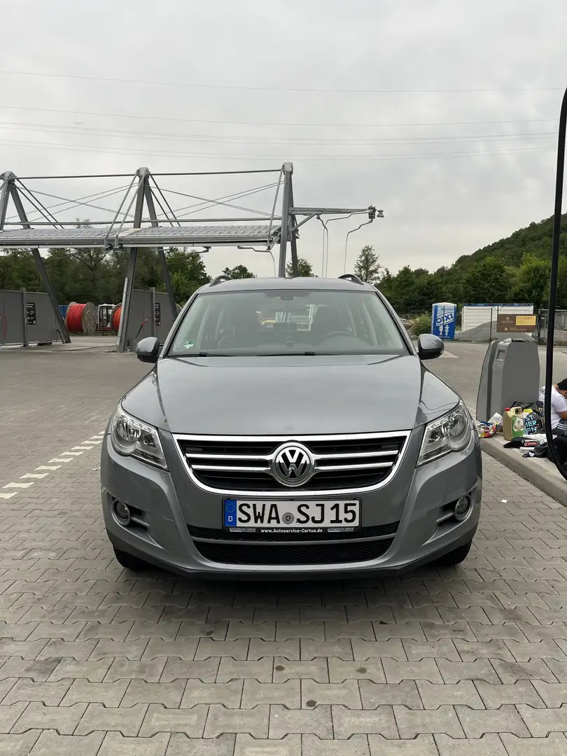 Volkswagen Tiguan Trend & Fun Grau - 1