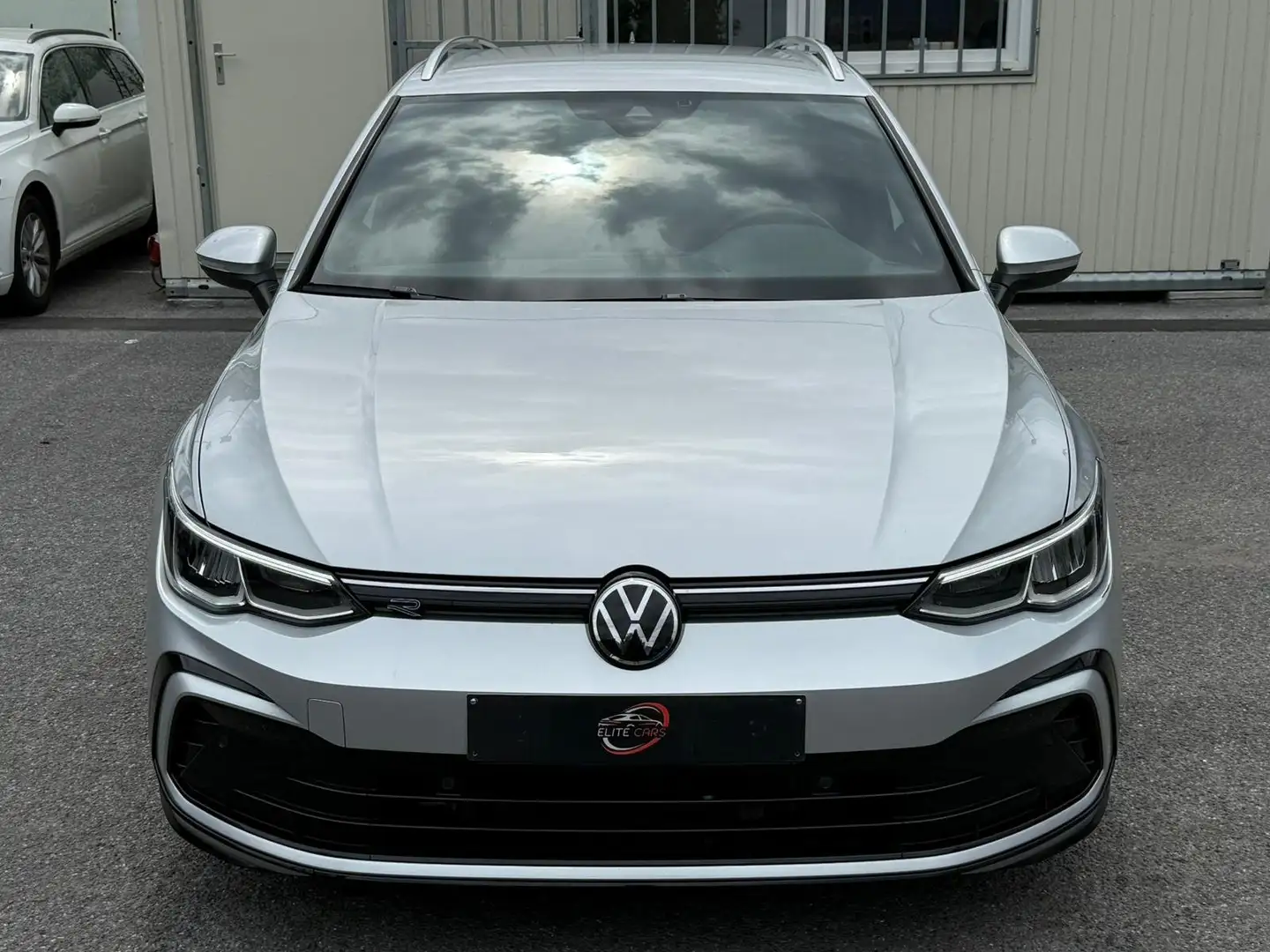 Volkswagen Golf Variant 1.5 TSI R-Line OPF / FULL BOOK / LIKE NEW / SPORT Grijs - 2