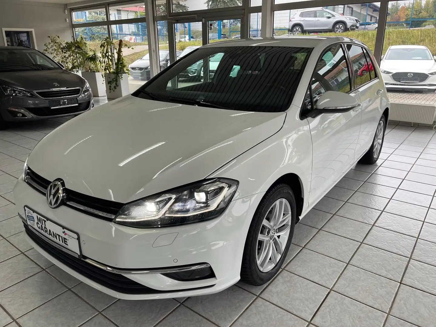 Volkswagen Golf VII Highline *LED*NAV*DAB*1.Hand*AppleCP* Weiß - 1