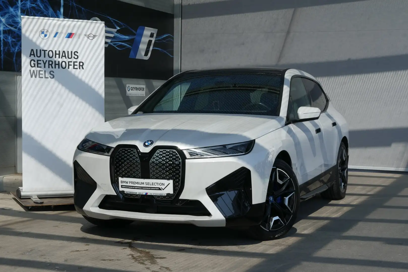 BMW iX xDrive40 Weiß - 2