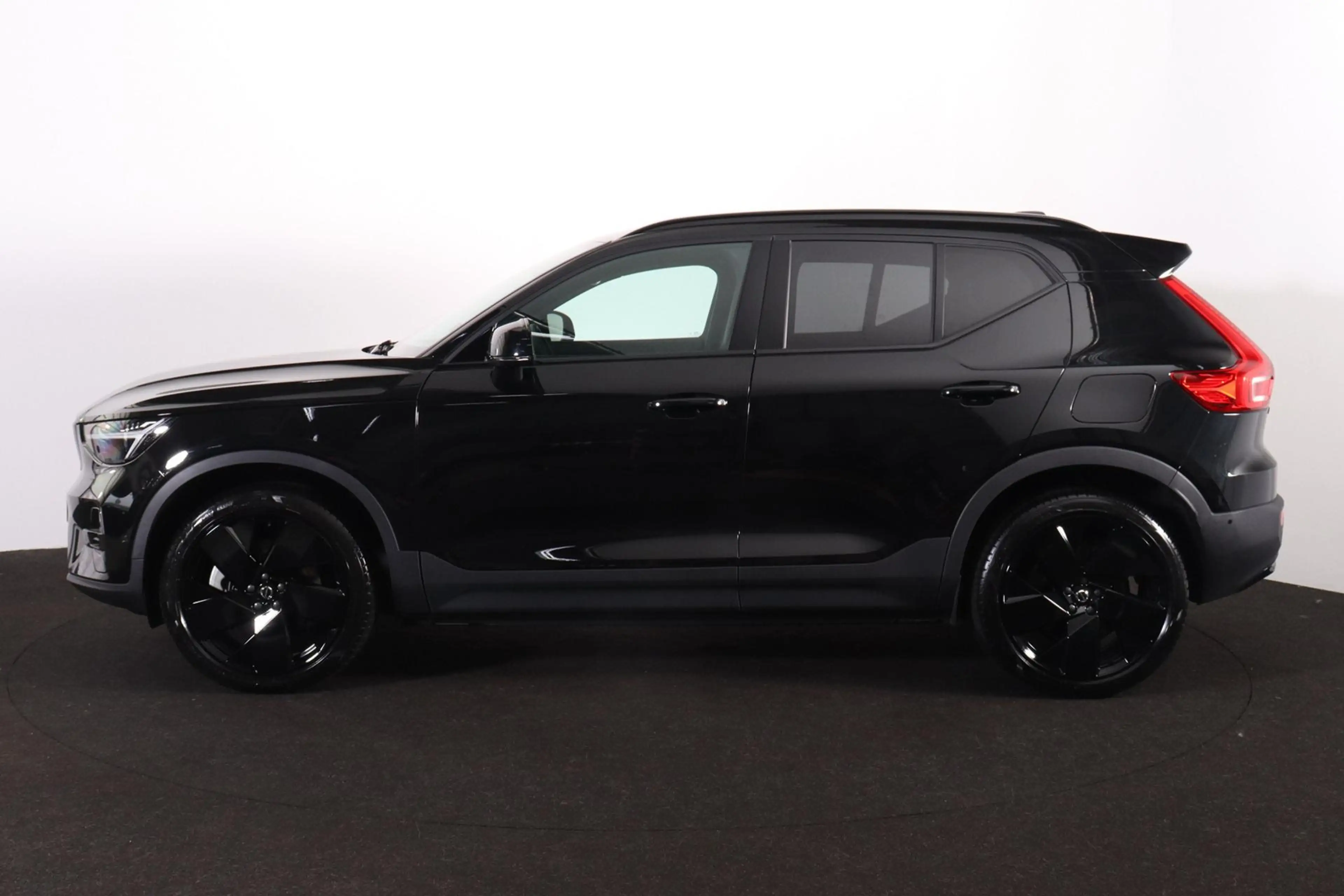 Volvo EX40 Performance Ultra Black Edition 82 kWh - Panorama/ — photo 3
