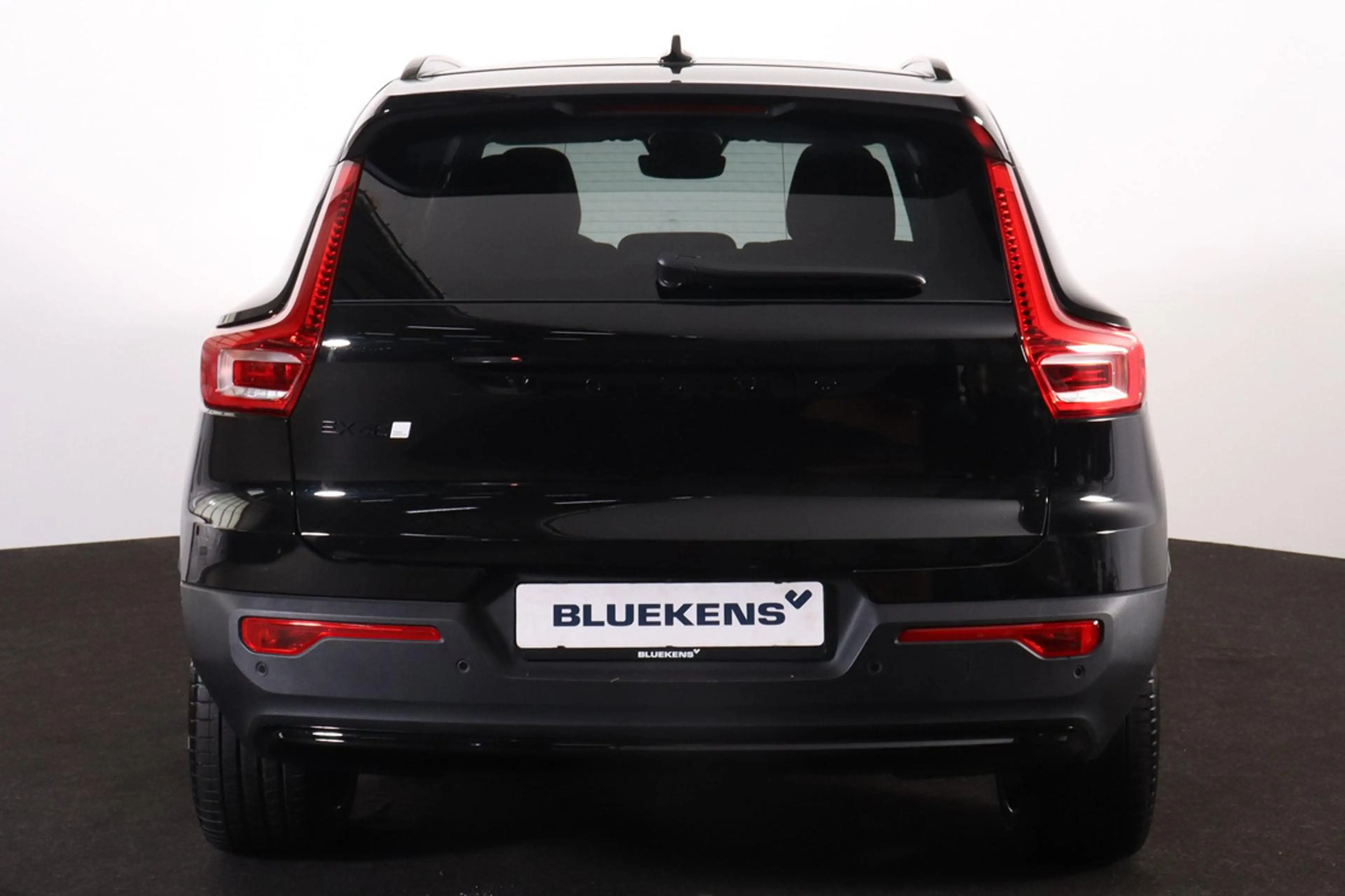 Volvo EX40 Performance Ultra Black Edition 82 kWh - Panorama/ — photo 4