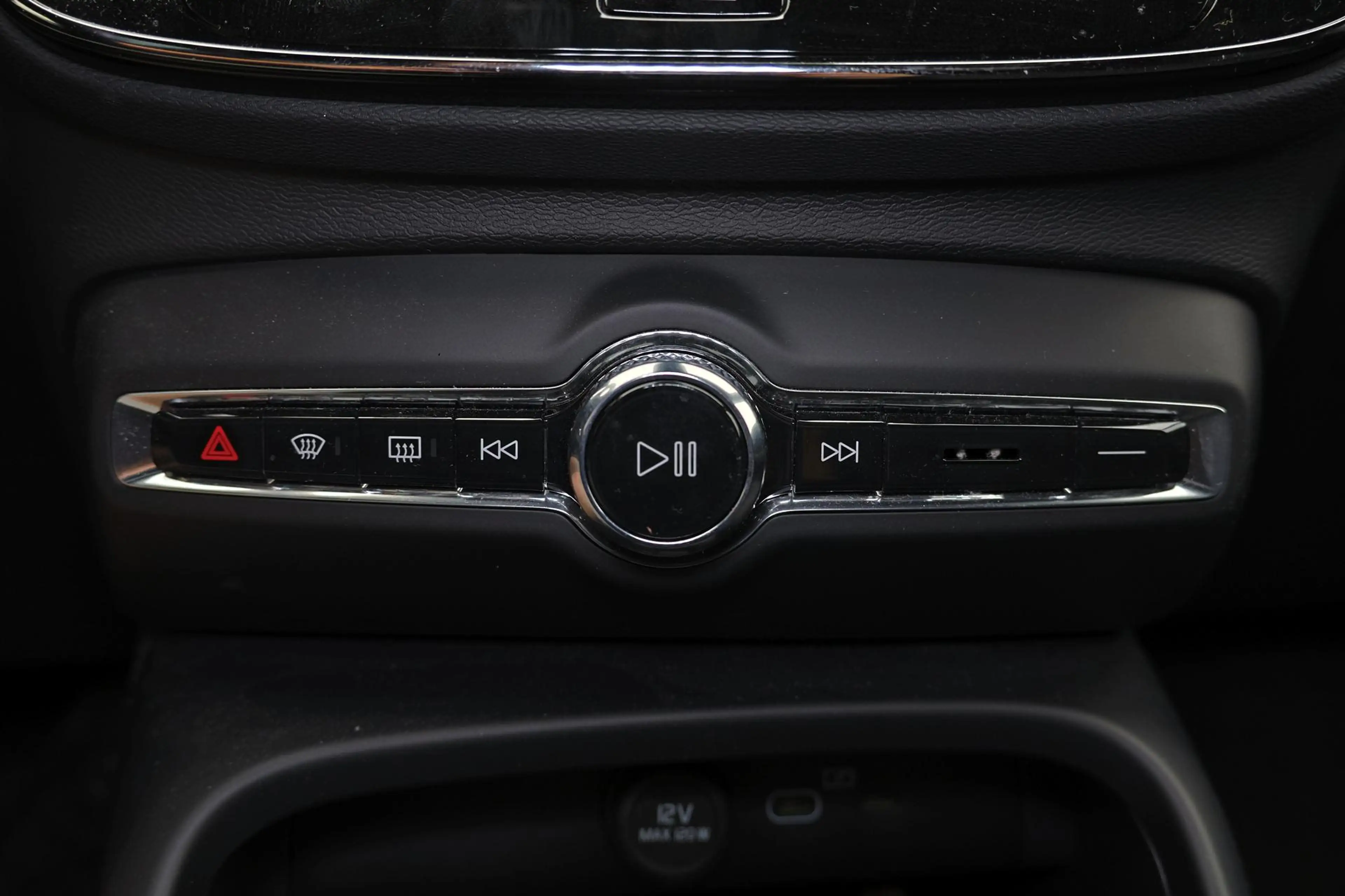 Volvo EX40 Performance Ultra Black Edition 82 kWh - Panorama/ — photo 10