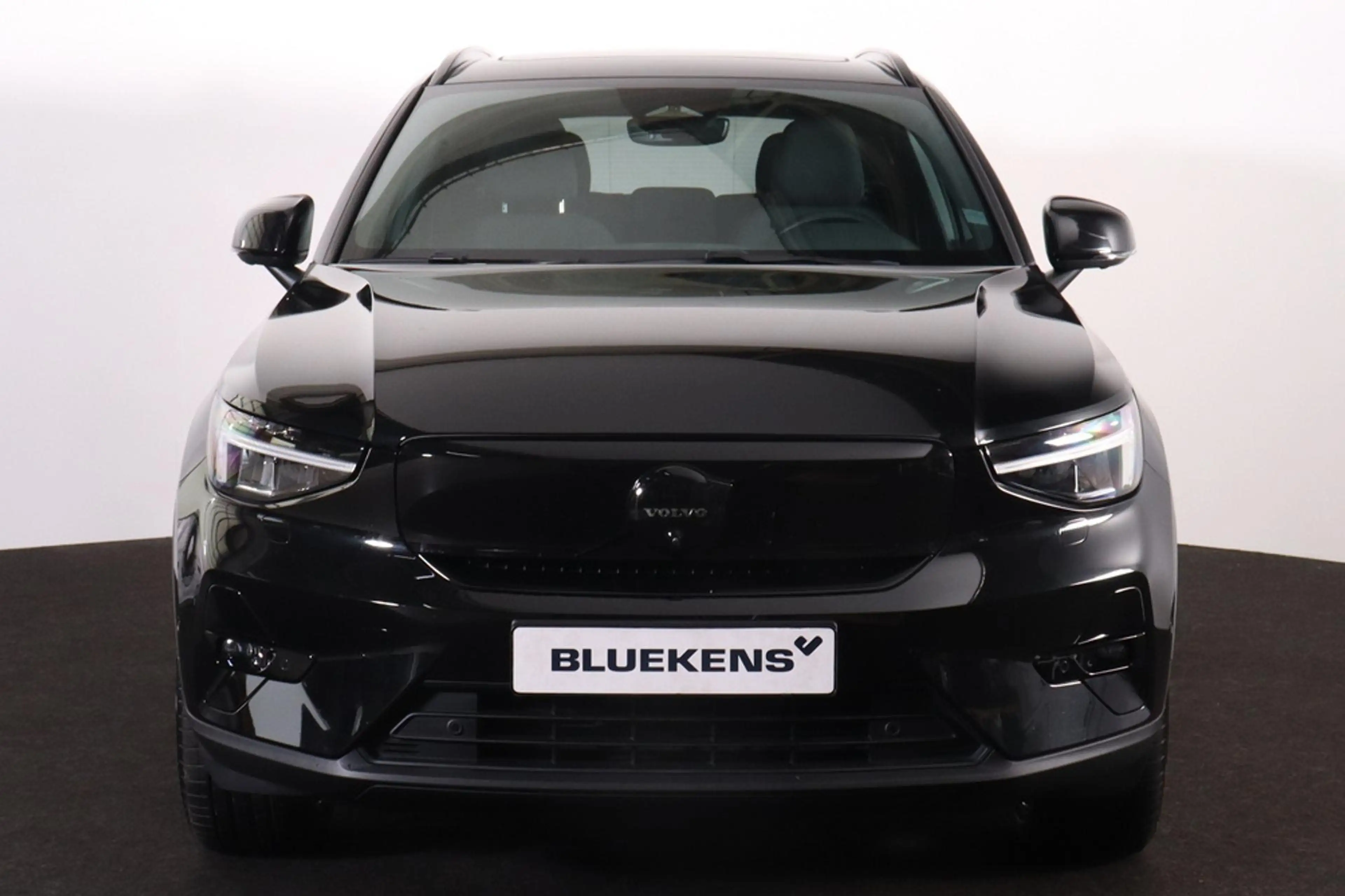 Volvo EX40 Performance Ultra Black Edition 82 kWh - Panorama/ — photo 2