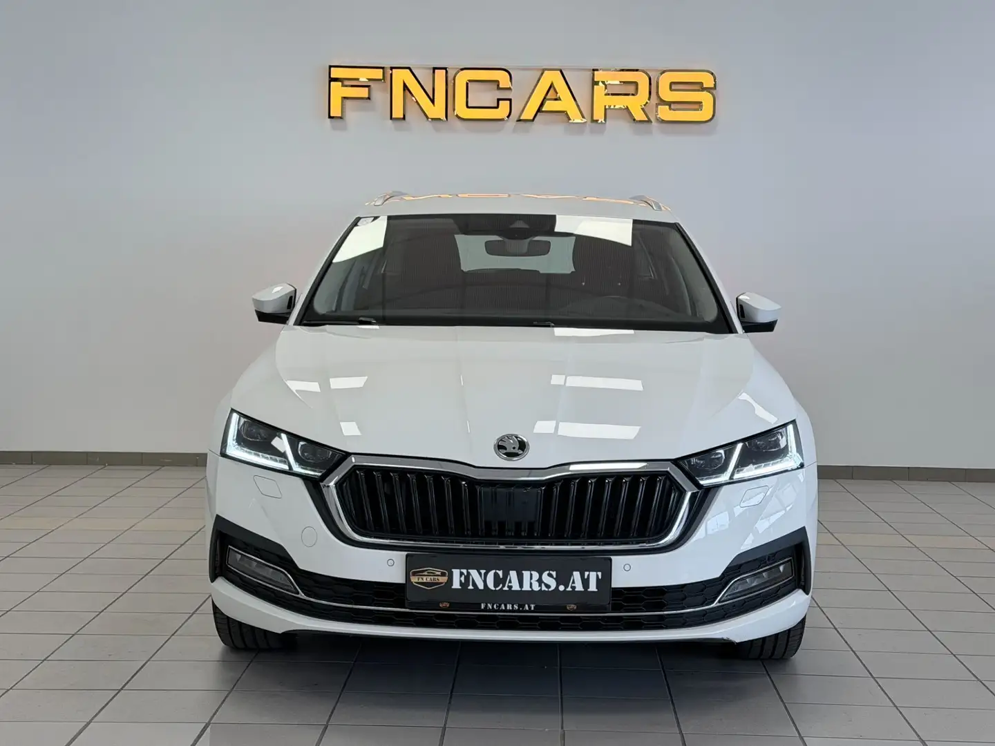 Skoda Octavia Style 2,0 TDI 4x4 DSG // LED// Virtuall // HUD Weiß - 2