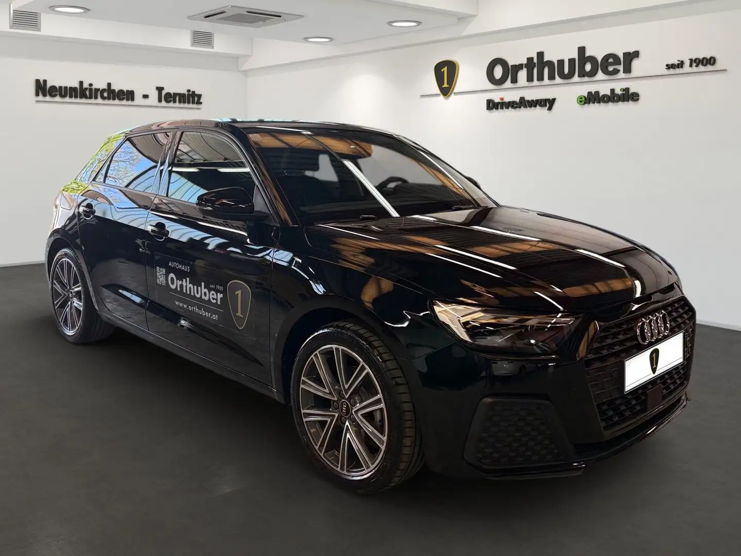 Audi A1 30 TFSI intense Schwarz - 2