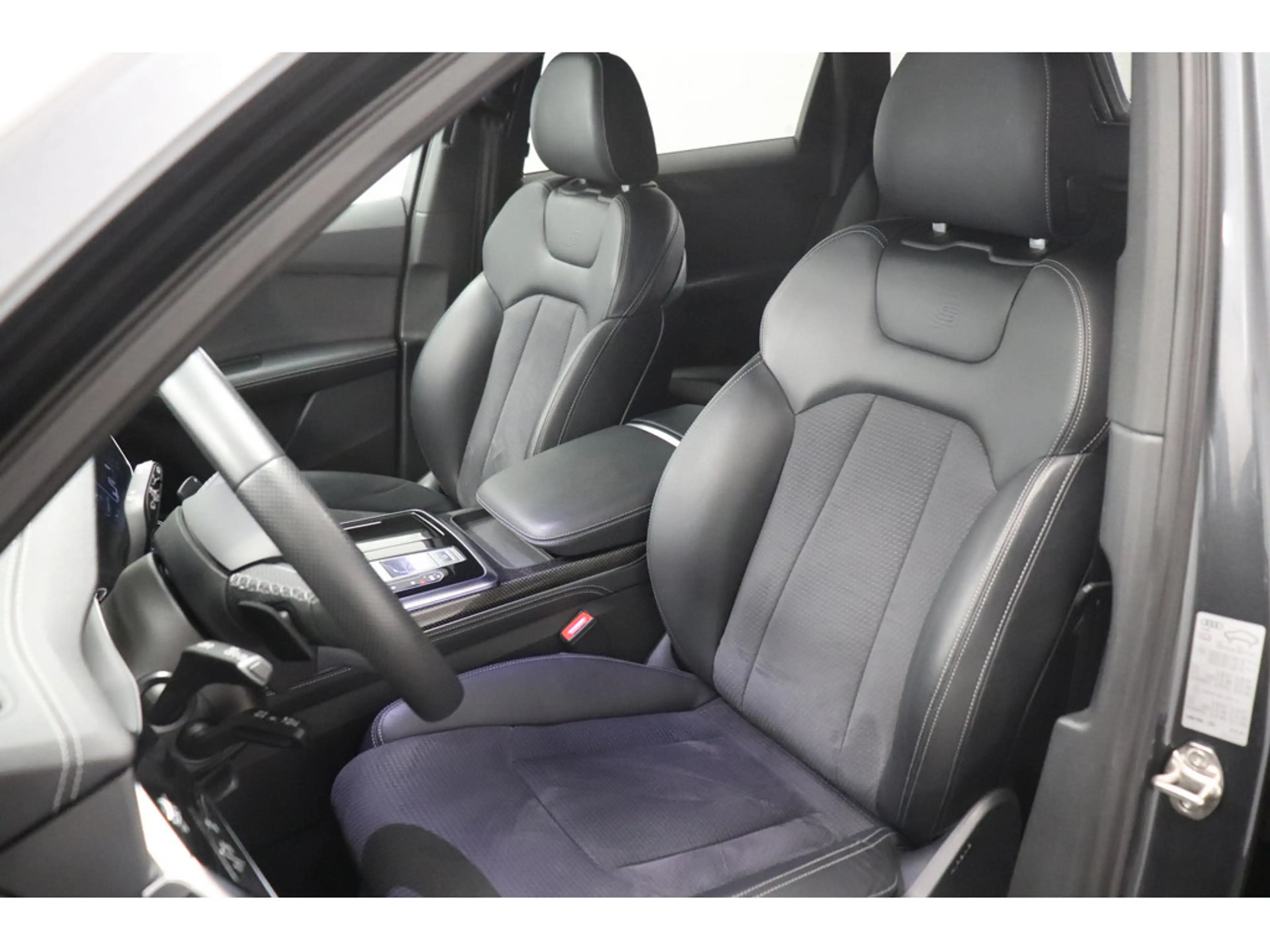 Audi SQ7 4.0 TFSI quattro competition plus Panorama Standheizung — photo 11
