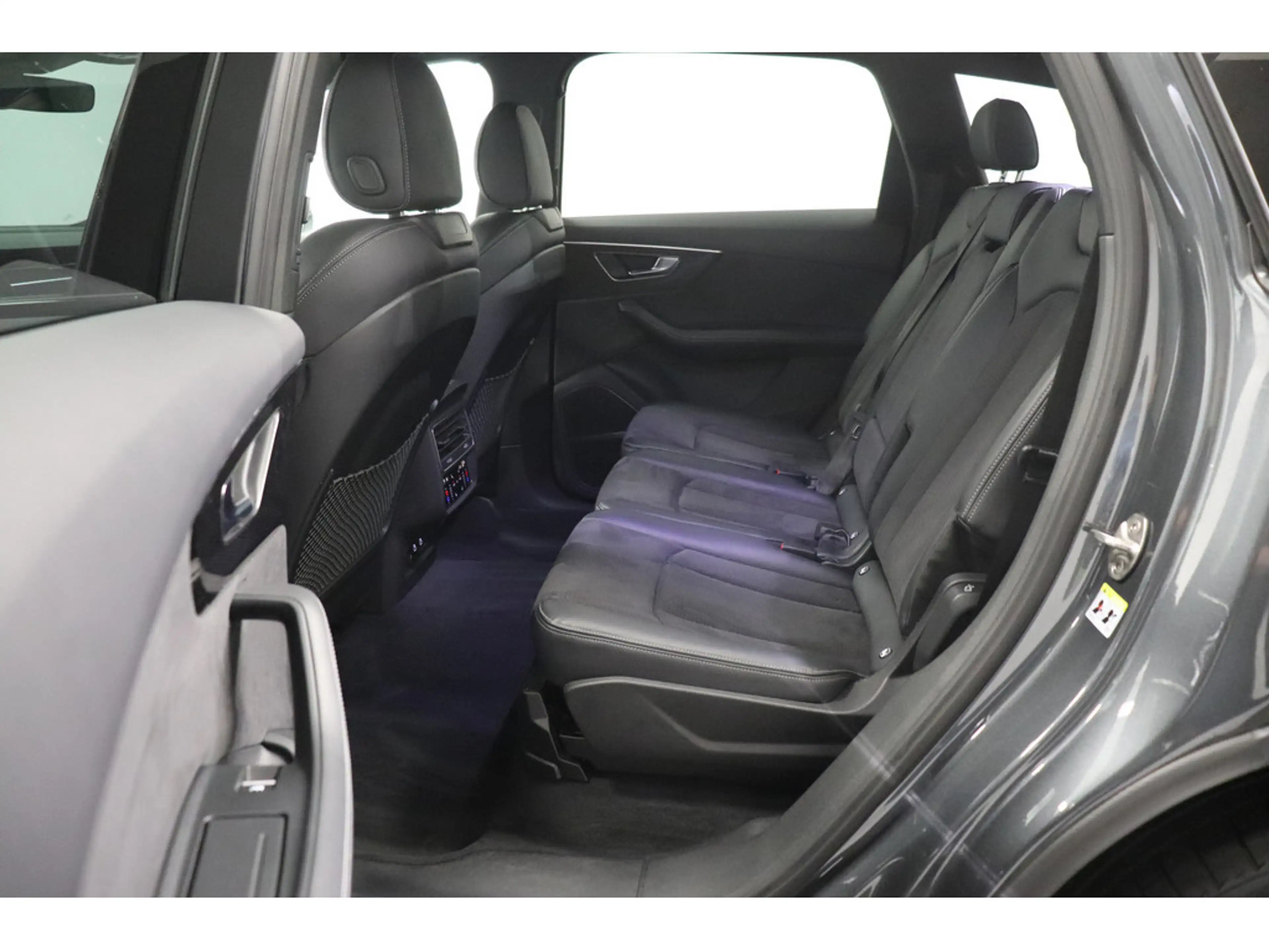 Audi SQ7 4.0 TFSI quattro competition plus Panorama Standheizung — photo 13