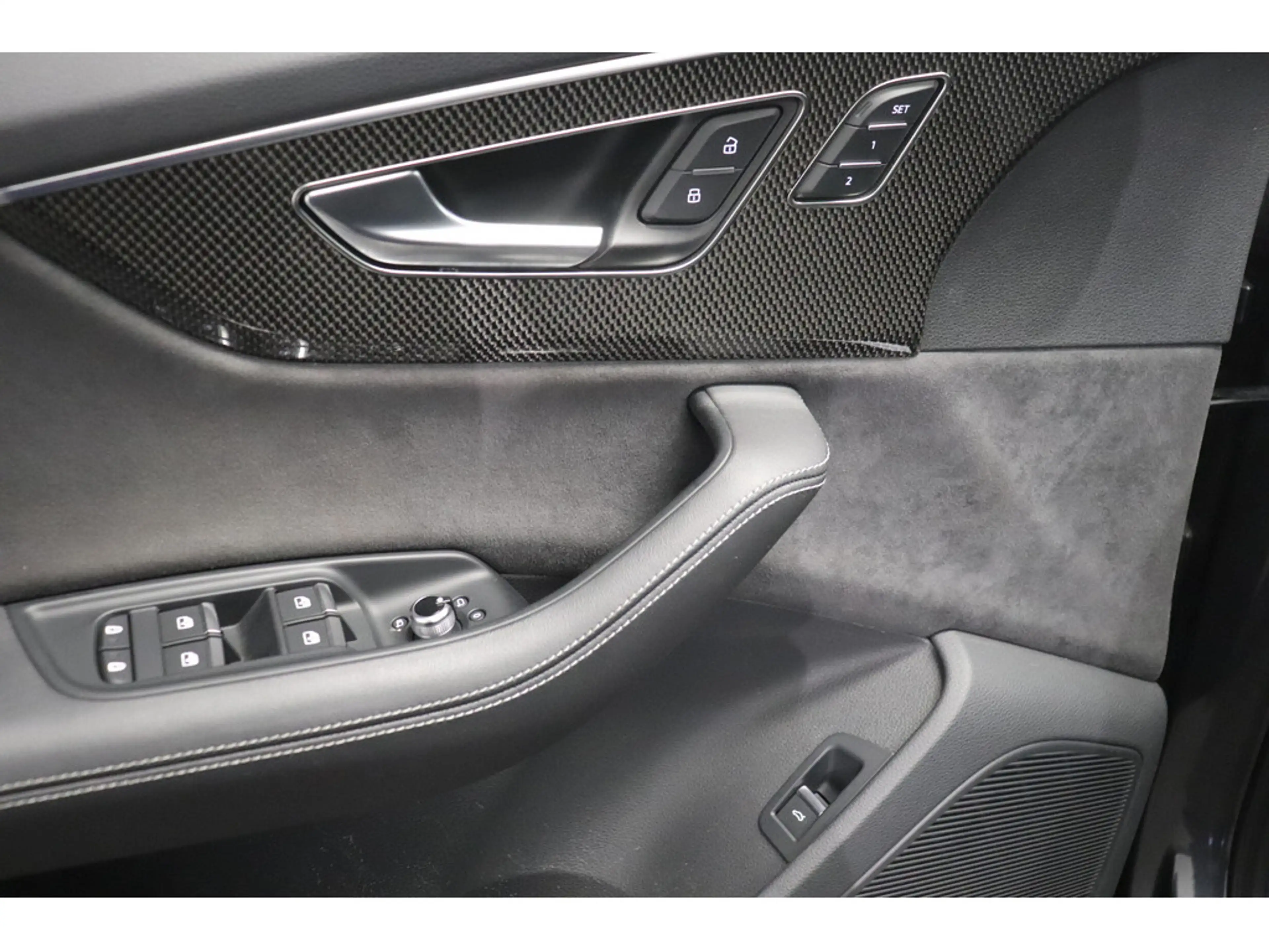 Audi SQ7 4.0 TFSI quattro competition plus Panorama Standheizung — photo 12